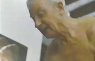 XXX Con điếm tóc vàng với lông là tham gia vào hoạt động Thủ