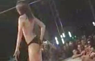 XXX Hơi ngớ ngẩn tìm thấy dì của tôi làm việc Thủ dâm
