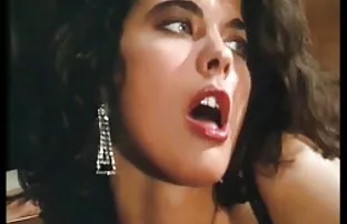 XXX Bà ngọt rên rỉ từ hậu môn