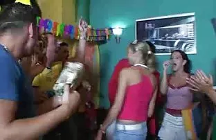 XXX Tay trong âm đạo