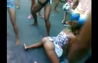 XXX Trước khi đi bộ, một cặp vợ chồng trẻ có quan hệ tình dục