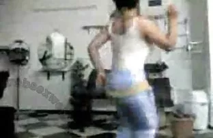 XXX Mảnh mai cô gái tóc vàng cho thấy các hồng