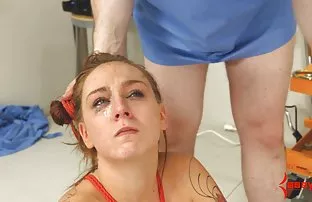 XXX Thay vì màu vẽ đánh trên sàn nhà