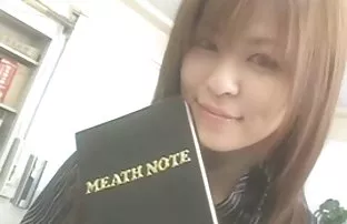 XXX Tóc vàng, dưới áp lực của một to lớn