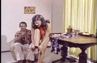 XXX Già, sự đặt núm vú trong quần