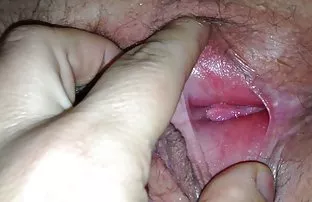 XXX Bác sĩ phụ khoa giúp cô gái thư giãn
