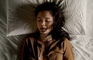 XXX Gầy cô gái trong âm đạo đưa qua